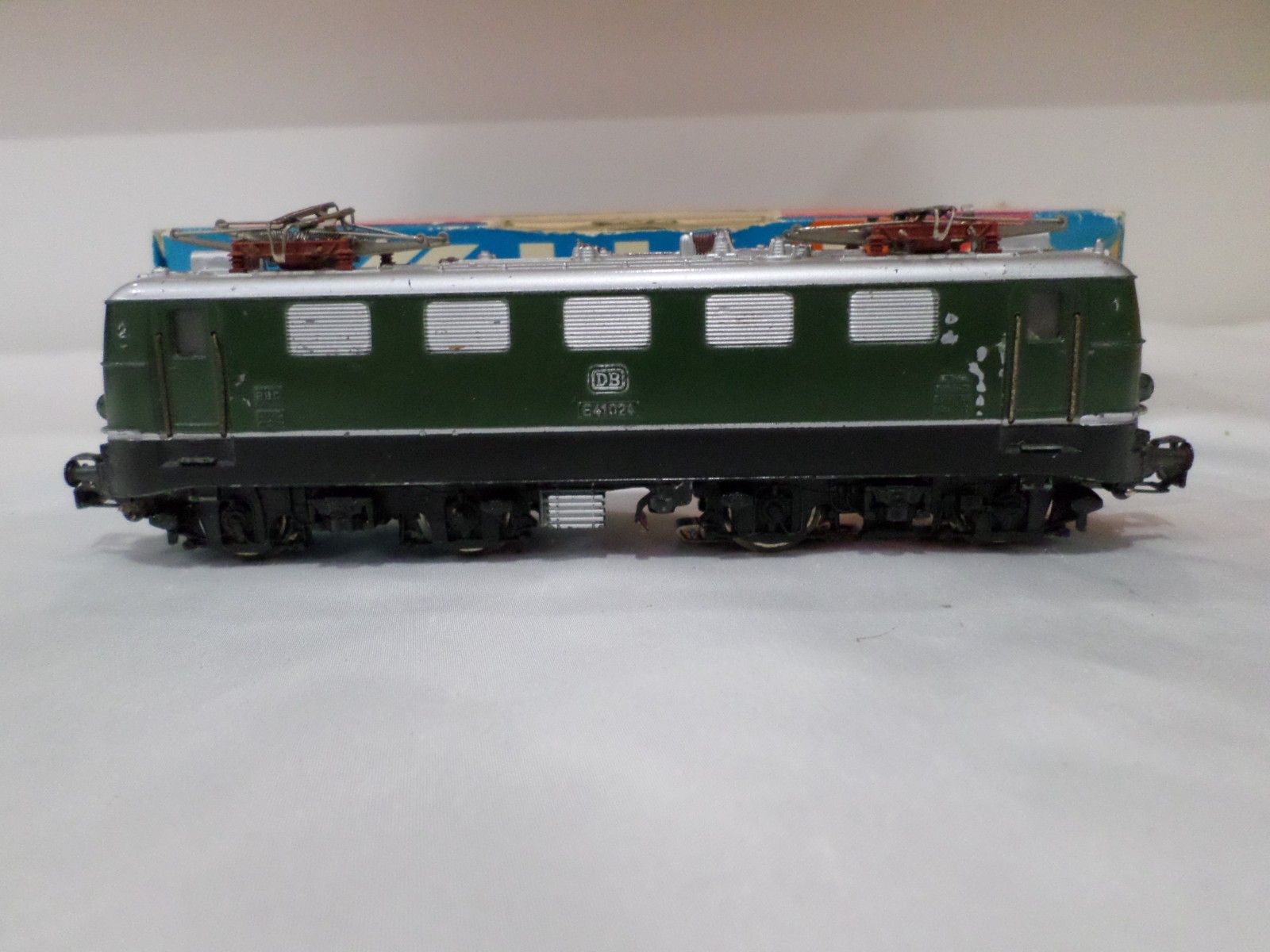 Picture 5 of 16