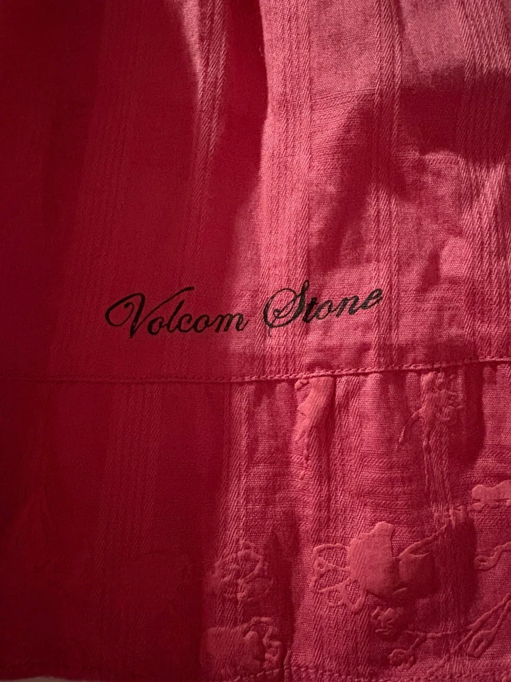 Volcom Skirt Red Size 8 (10) summer skirt hidden print on top /base,zipper #407 - Image 4 of 4