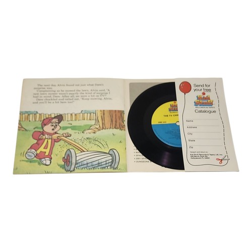 The TV Chipmunks 45 RPM Record With Storybook See Hear Read Children 1984 Nice - Picture 5 of 7