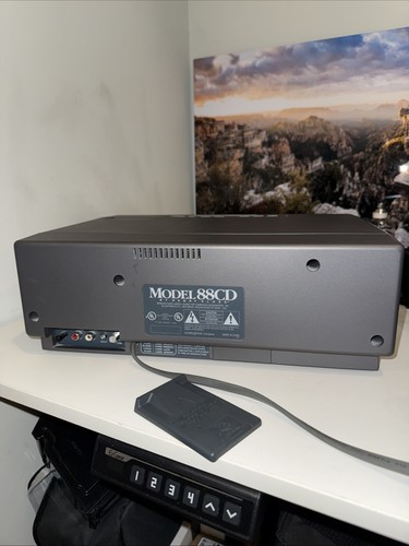 Cambridge SoundWorks Model 88CD Clock Radio CD Player by Henry Kloss - Tested - Picture 6 of 9