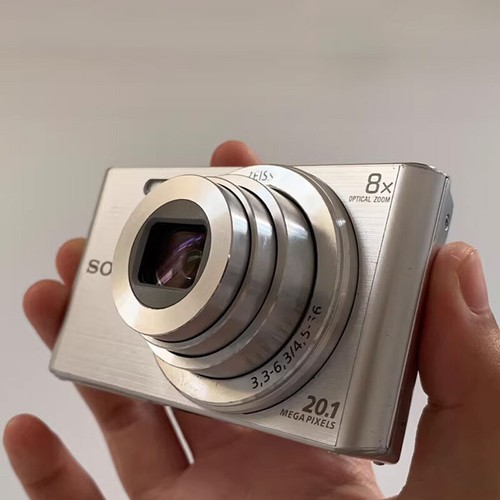 Sony Cyber-shot DSC-W830 20.1MP 8x Optical Zoom Digital Camera -Silver - Picture 3 of 6