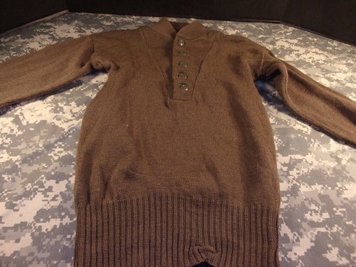 WWII 100% ACRYLIC OD BROWN 5 BUTTON SWEATER MILITARY MEN SMALL 32 X 23 SI 650 - Picture 2 of 12