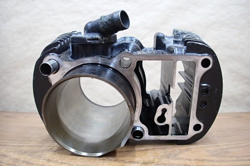 2005 HONDA VT750CD SHADOW SPIRIT CYLINDER JUG - Picture 7 of 8