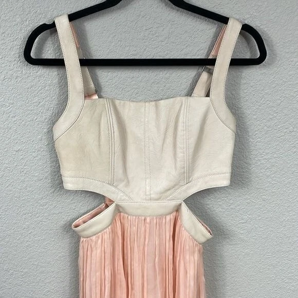 Maxi Vestido Alice + Olivia Genie Corte Gasa y Cuero Rubor Talla 6 Foto 4 de 4