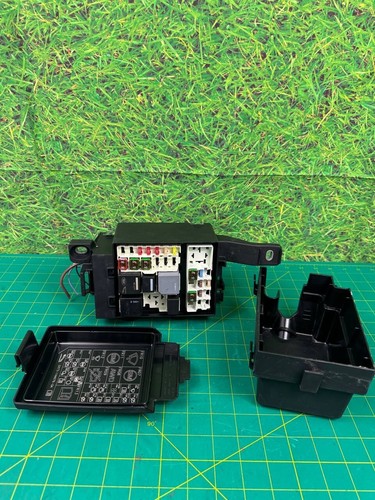 15-21 Jaguar XE Fuse Box Relay Junction Block Module GX7314A076DA OEM - Picture 2 of 10