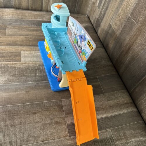 Fisher-Price Little People Toddler Toys Everyday Adventures Airport Playset - Picture 2 of 12