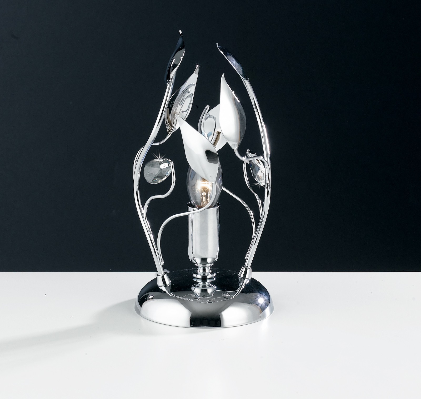 Lumetto lampada classico ferro battuto cristalli foglie strass Lumetto lampada classico ferro battuto cristalli foglie strass