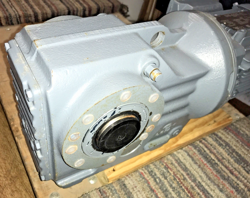 SEW-EURODRIVE KA47/T DRS71S4 Inverter Duty GearMotor 0.37 kW/0.5HP - Picture 6 of 11