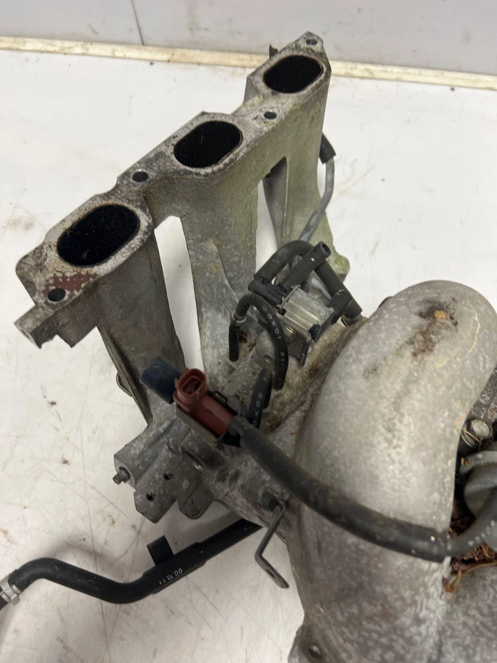 Subaru Outback 2001 colector de admisión 3,0 L 6 cilindros DOHC solo OEM 14001AB173 Foto 4 de 4