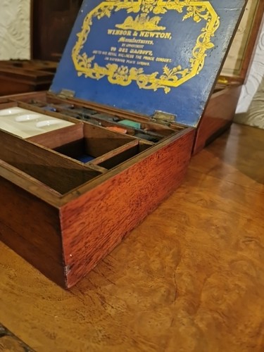 An Antique Winsor & Newton Mahogany Artist Box Late 19th Century - Picture 3 of 24