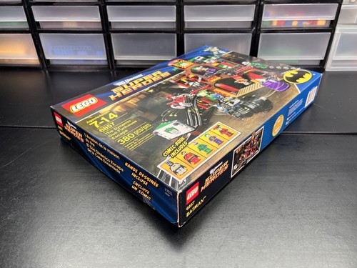 LEGO GENUINE DC Comics Super Heroes 6857 The Dynamic Duo Funhouse Escape RETIRED - Picture 4 of 11