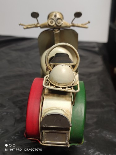 VINTAGE VESPA SCOOTER MOTORCYCLE TOY RETRO HANDMADE TIN METAL ITALIAN MODEL - Picture 6 of 22