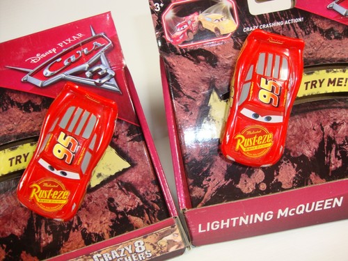 DISNEY PIXAR CARS 3 LIGHTNING MCQUEEN CRAZY 8 CRASHERS X2 NEW - Picture 2 of 4