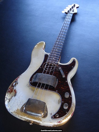 FENDER PRECISION BASS VINTAGE WHITE MARBLE GOLD EDITION HEAVY RELIC AGED