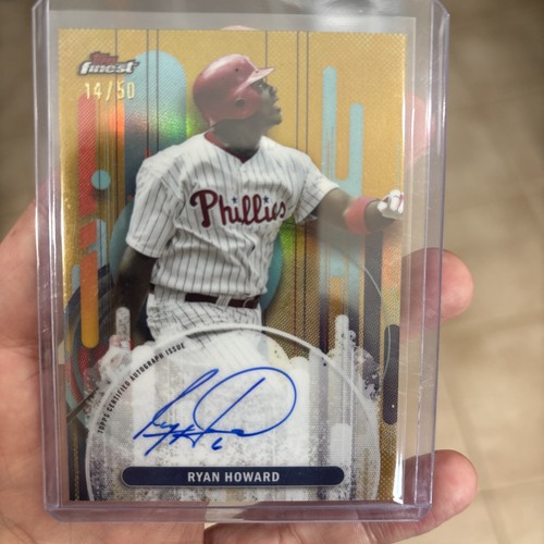 2025 Topps Finest Ryan Howard On Card Auto Gold Refractor /50 π₯ 1:397 Packs - Picture 4 of 8