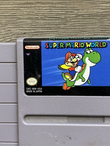 Super Mario World Nintendo SNES 1991 Authentic Video Game - Picture 2 of 12