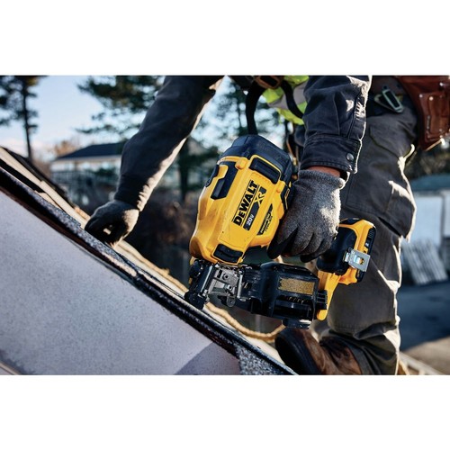 DEWALT DCN45RND1R 20V MAX BL Coil Roofing Nailer Kit (2Ah) Certified Refurbished - Picture 14 of 18