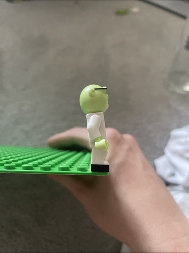 Lego 71033 The Muppets Minifigure: Dr. Bunsen Honeydew - Picture 2 of 4