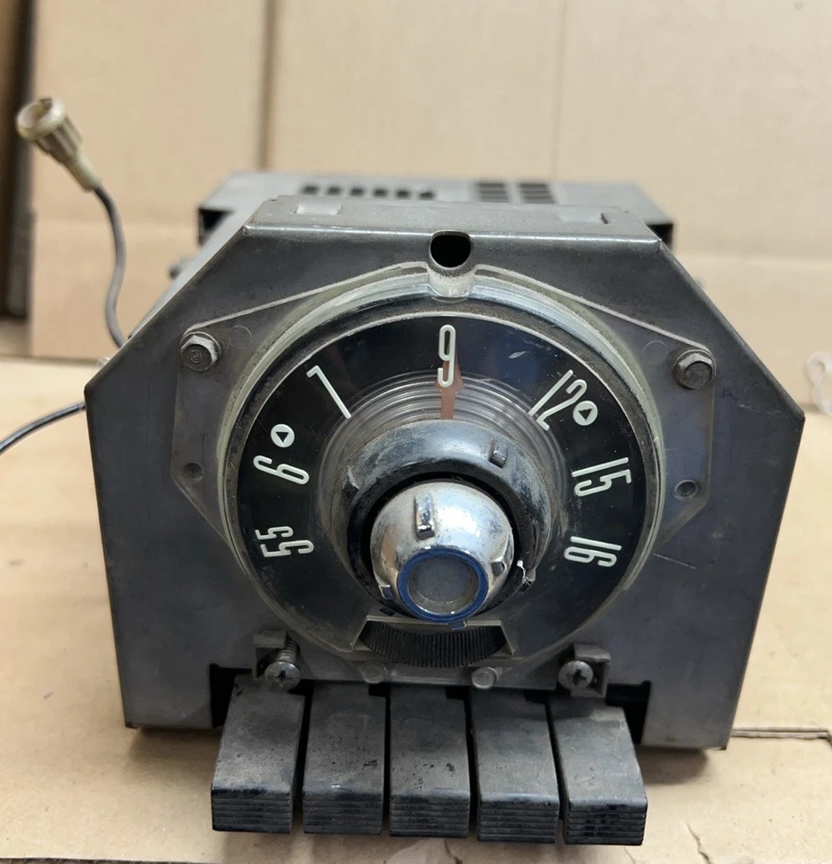 Ford AM 1955 radio Foto 3 de 4