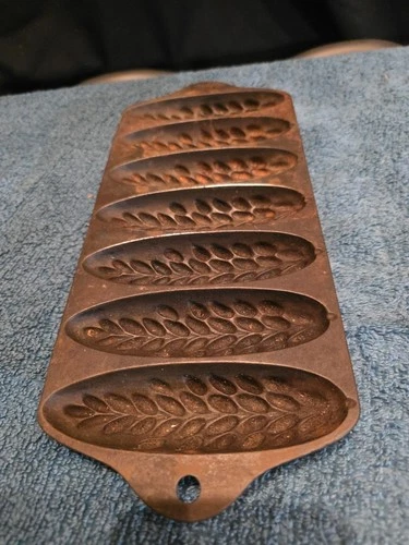 Vintage 1920s Griswold Cast Iron Puritan #1270 Wheat Corn Stick Muffin Pan 1513
