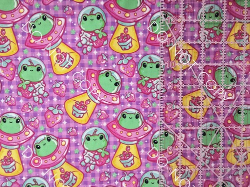 100% Cotton Woven Novelty Fabric Strawberry Frog UFO By The 1/4 Yard 9x56 - Picture 2 of 2