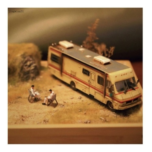 Breaking Bad Limousine Bus 1:64 Make Old Version Car Model Collecting figurines - Picture 20 of 29