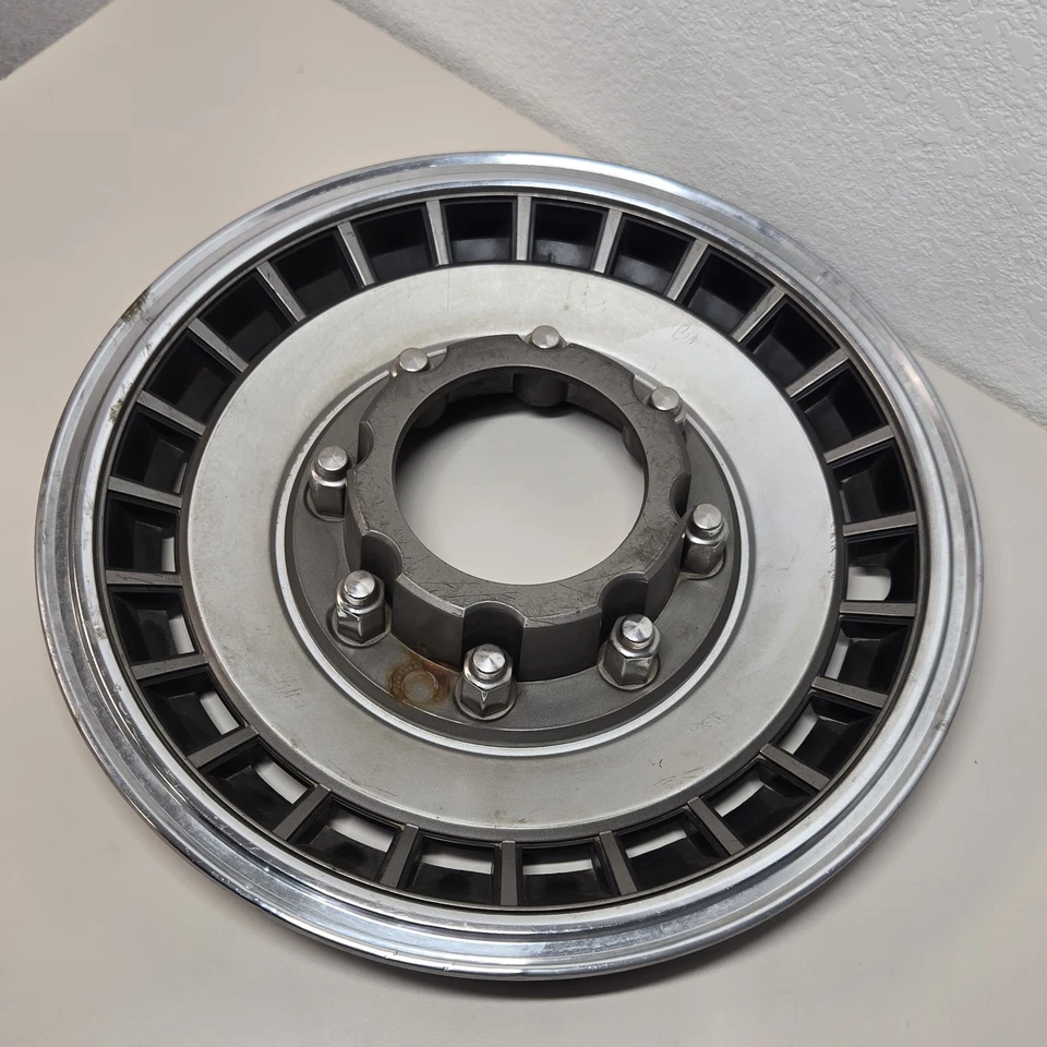 (1) Ford F250 F350 1980-1991 OEM 16" tapacubos delantero 4x4 cubierta de rueda Foto 2 de 4