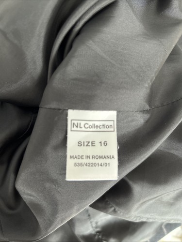 NL Collection Women's Pinstripe Tailored Suit Jacket Size 16 Black Pockets - Picture 6 of 8
