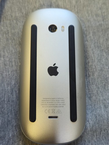 Apple Magic Mouse 2 Wireless Bluetooth A1657 MLA02LL/A Rechargeable White Silver - Picture 8 of 9