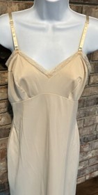 Vintage JC Penny Nylon & Lace Beige Full Slip Size 34 - SHIPS FREE