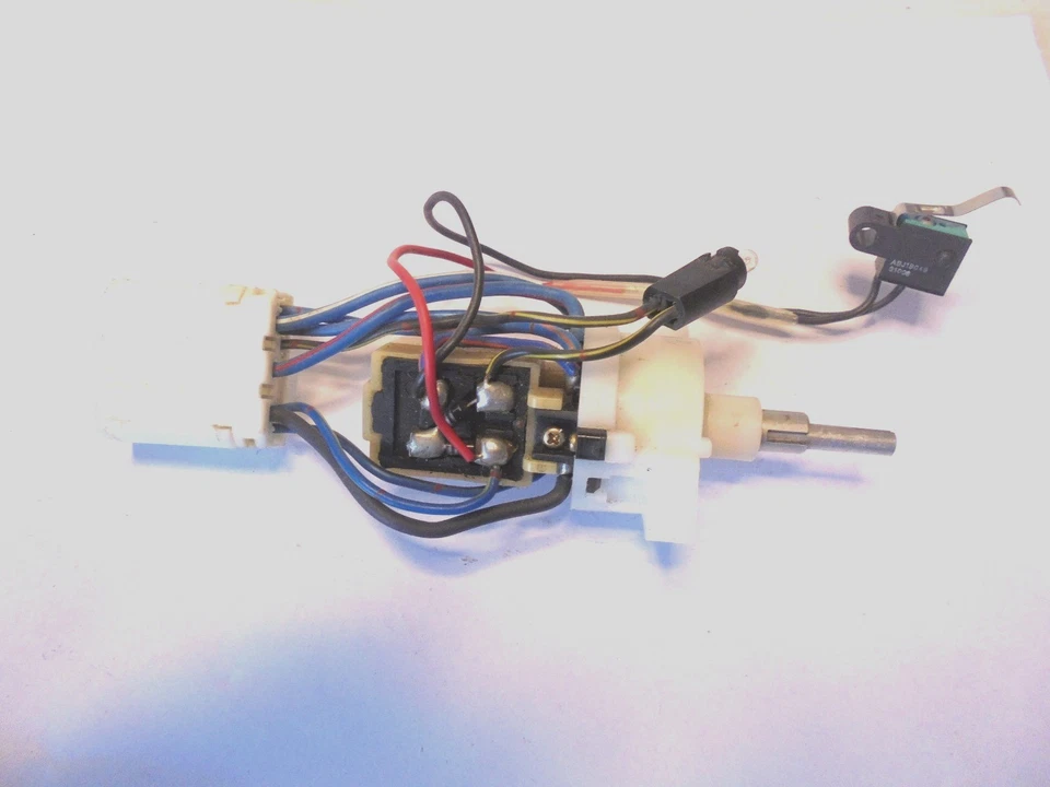 INTERRUPTOR SOPLADOR CALENTADOR AIRE ACONDICIONADO FORD ESCORT TRACER YH-587 MOTORCRAFT 91 96 NUEVO ORIGEN Foto 4 de 4