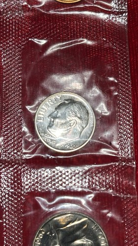 1960 P US Mint Set Silver Half Quarter & Dime UNC. - Picture 5 of 7