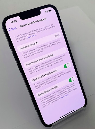 Apple iPhone 13 MLA23LL/A- 128 GB - Midnight (Unlocked) - Zdjęcie 5 z 11