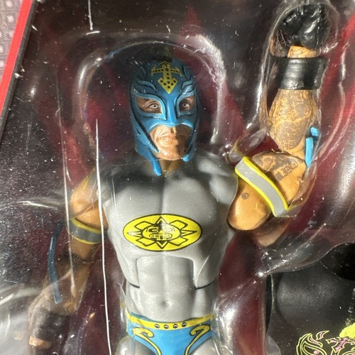 Mattel WWE Elite Collection 2022 Top Picks Rey Mysterio 6" blau/grau Batman - Bild 3 von 9