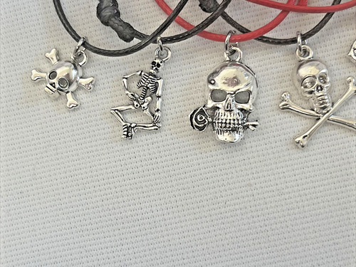6 PIRATE FRIENDSHIP BRACELETS PIRATES OF THE CARIBBEAN THEME PARTY BAG FILLERS - Picture 2 of 3