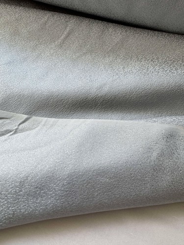 Silver Gray Crackle - 100% Silk Jacquard Fabric - Picture 2 of 7