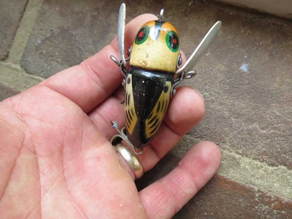 Señuelo de pesca Heddon Crazy Crawler verde alrededor de los ojos (lote #12467) Foto 3 de 4