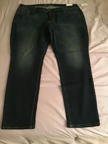 Old Navy Mid-Rise Curvy Size 20 Regular Boot Cut Dark Blue Denim Jeans NWT