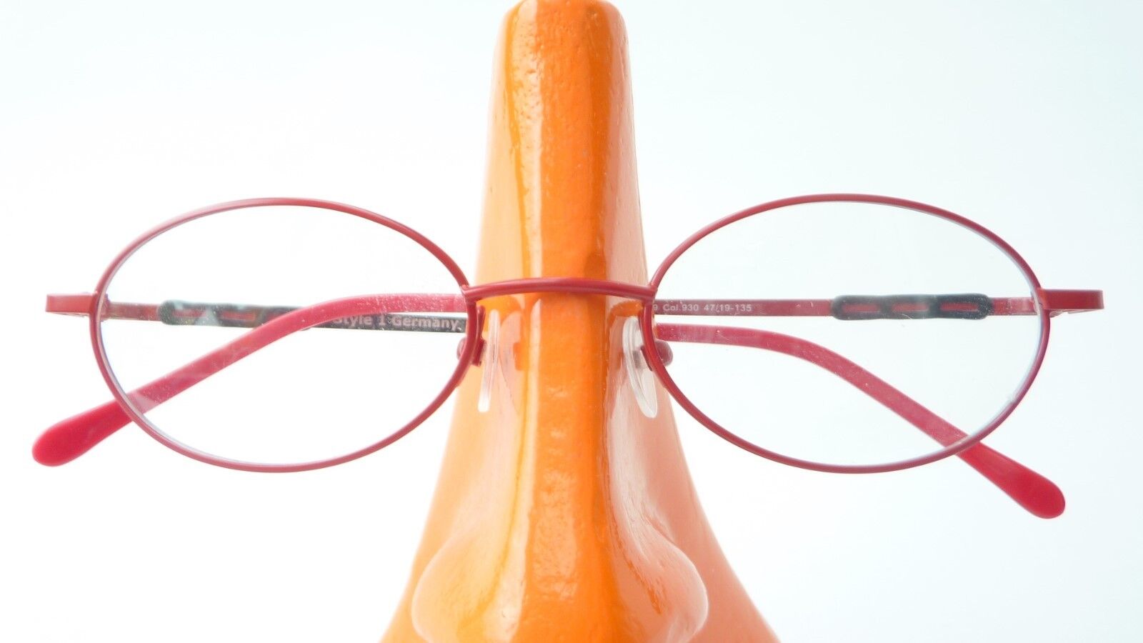 Czerwona oprawka okularów Lekka z owalnym kształtem Mały rozmiar Kobiety Męski Metal Gr M-pokaż oryginalną nazwę Nowy oryginalny produkt