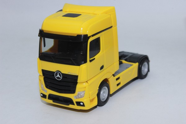 Herpa 309189 Mercedes-Benz Actros 2018 Bigspace Zugmaschine H0 1:87 Neu Ovp-image