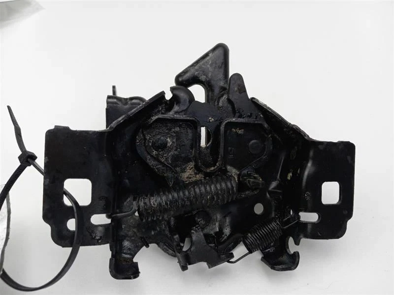 Ford Explorer 2004 cierre de capó Foto 2 de 4