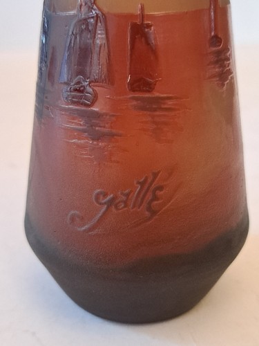 Rare Emile Gallé Cameo Glass Vase w/ Boats | Ship Scene | Signed Art Nouveau - Picture 5 of 9