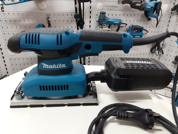 Levigatrice Orbitale Makita BO3711 Con Velocità Regolabile-image