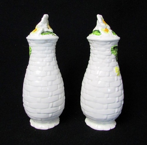 Vintage Lefton White Daisy Salt & Pepper Shakers 4124 Geo z Lefton Floral Basket - Picture 2 of 8