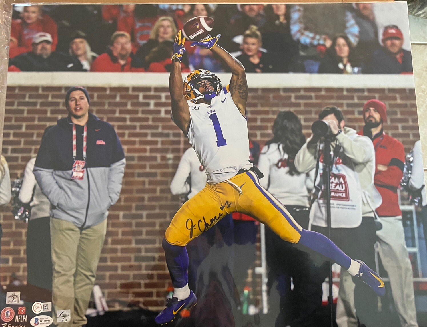 Ja'Marr Chase Autographed Signed LSU Tigers 16x20 Photo (Beckett COA) 
