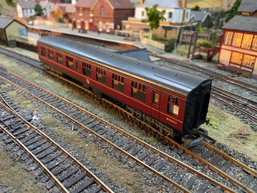 Lima OO Mk1 Composite Corridor Coach - BR Maroon / Crimson (M25623), Boxed - Bild 2 von 24