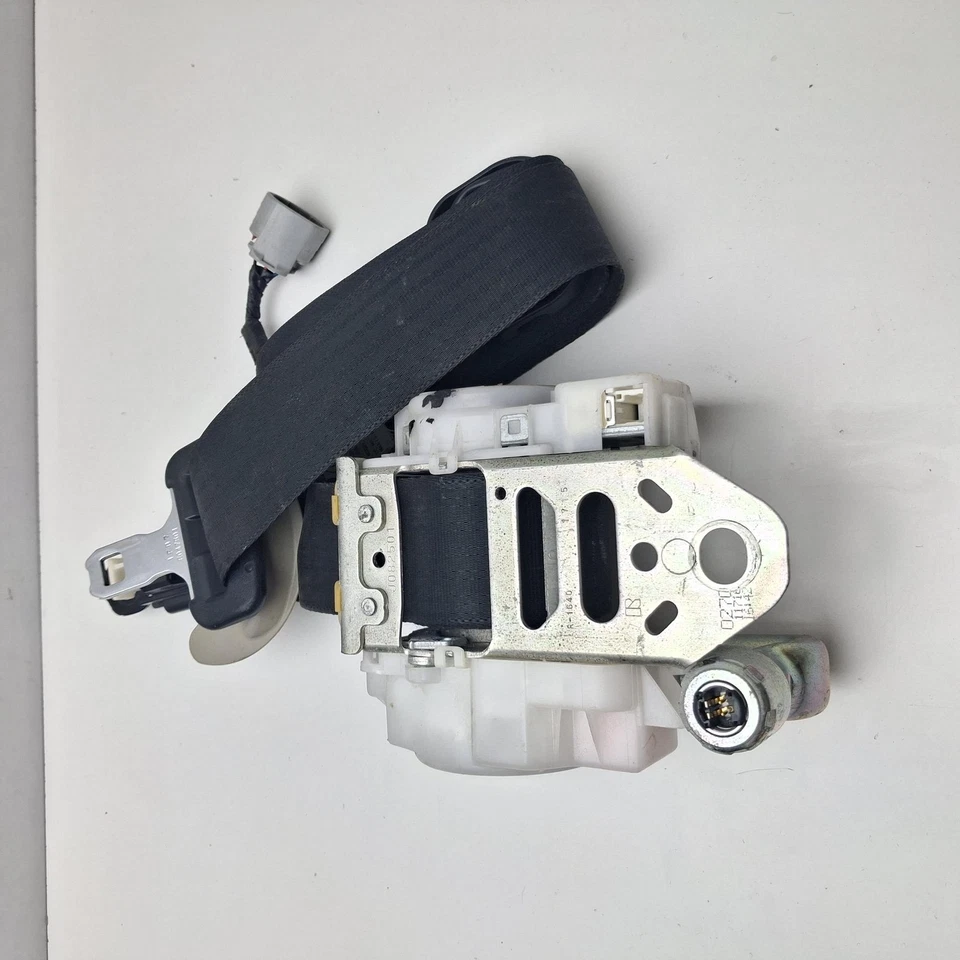 2007-2012 Lexus LS600H Front Seat Belt Retractor J090331 - Image 2 of 4