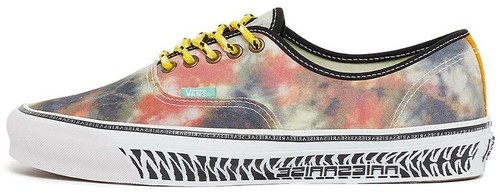 Madewell x Vans®  Lace-Up Sneakers Tie-Dye Size 8.5 Men’s White Madewell x Vans Unisex Authentic Lace-Up Sneakers in Tie-Dye  main image 3