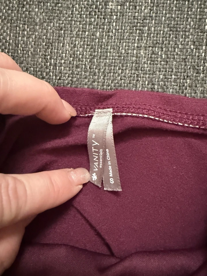 Camisola o camiseta sin mangas Vanity para mujer pequeña Y2K de encaje borgoña clásica de moda Foto 4 de 4