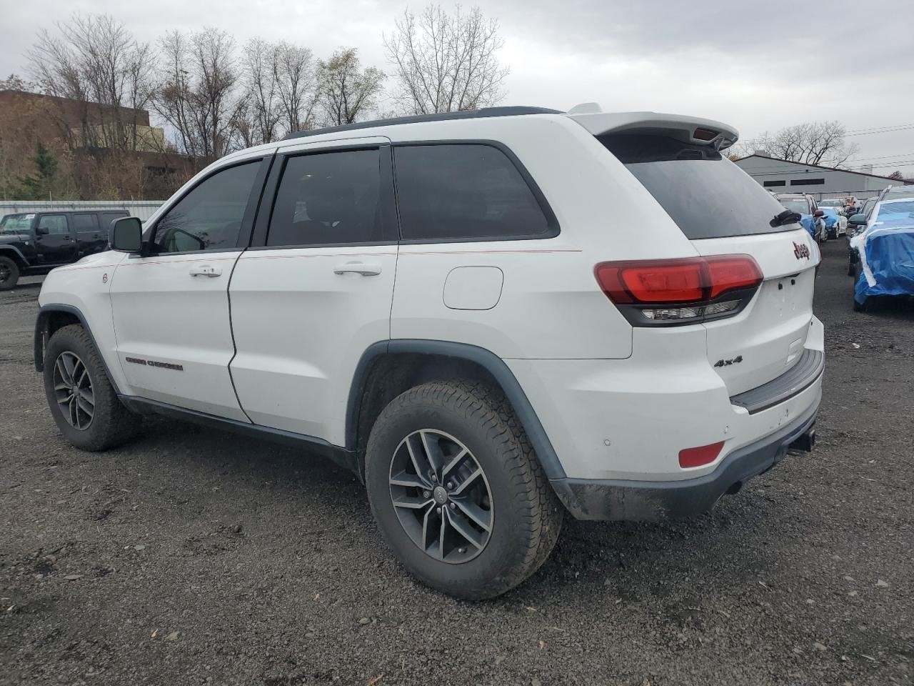 Used Front Left Seat Belt Front fits: 2017 Jeep Grand cherokee bucket seat drive